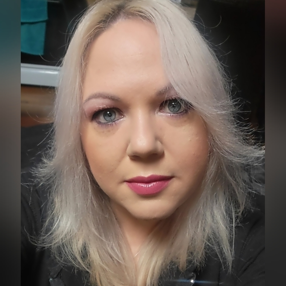 Meet your Posher, Helen